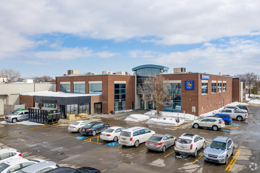 3100-3200 Boul De La Concorde E, Laval, QC à louer - Photo de l’immeuble – Image 3 sur 5
