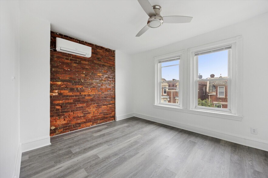 220 Buckingham Pl, Philadelphia, PA à vendre - Photo intérieure – Image 3 sur 8