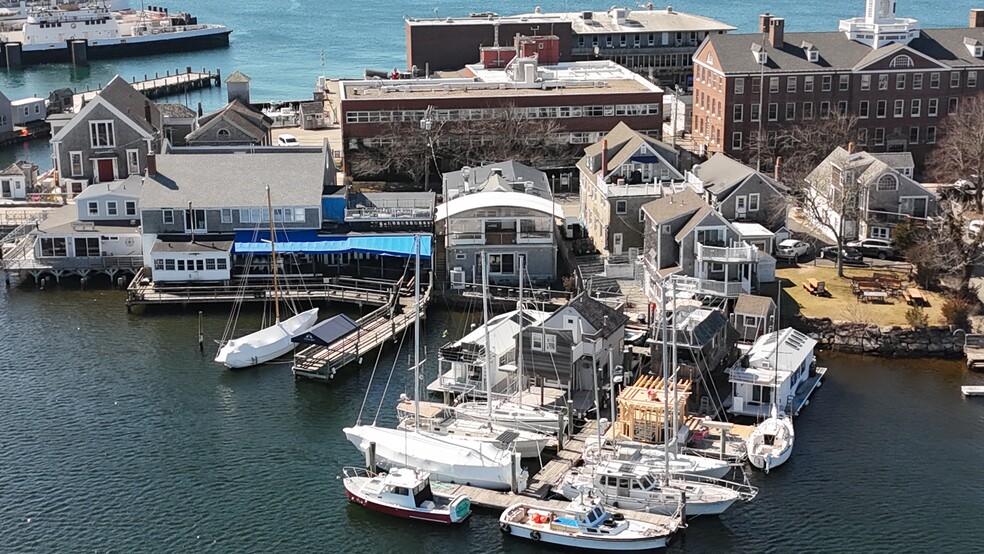 87 Water St, Woods Hole, MA à vendre - Photo de l’immeuble – Image 2 sur 13