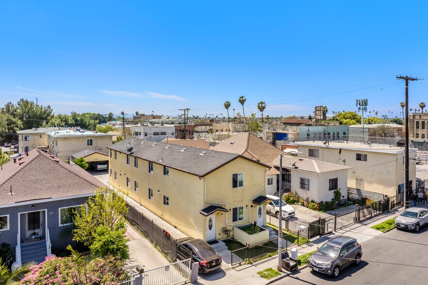 240 W 46th St, Los Angeles, CA à vendre - Photo de l’immeuble – Image 2 sur 10