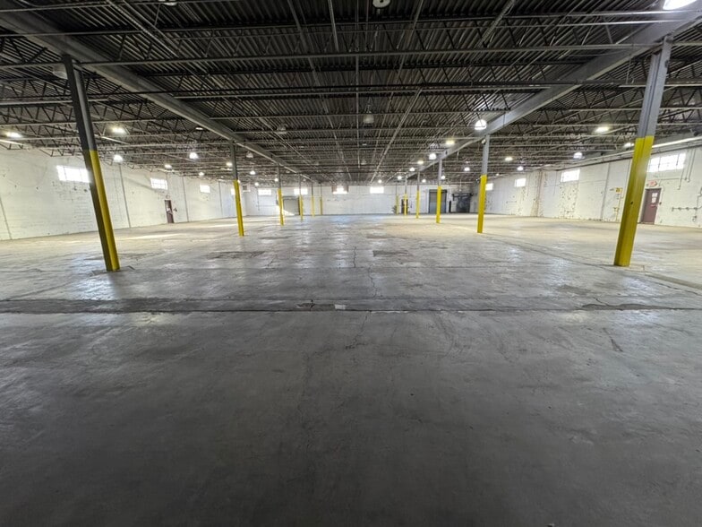 120 Commerce Rd, Carlstadt, NJ à louer - Photo intérieure – Image 3 sur 4
