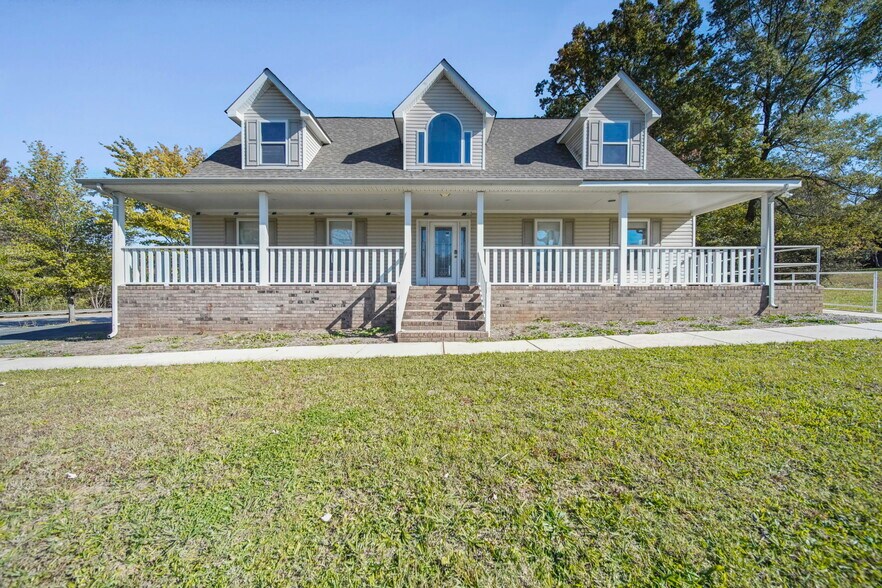 315 Sutherland Ave, Monroe, NC à vendre - Photo principale – Image 1 sur 12