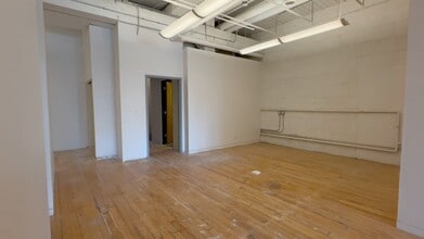 224-230 W Huron St, Chicago, IL à louer - Vidéo sur l’annonce professionnelle 