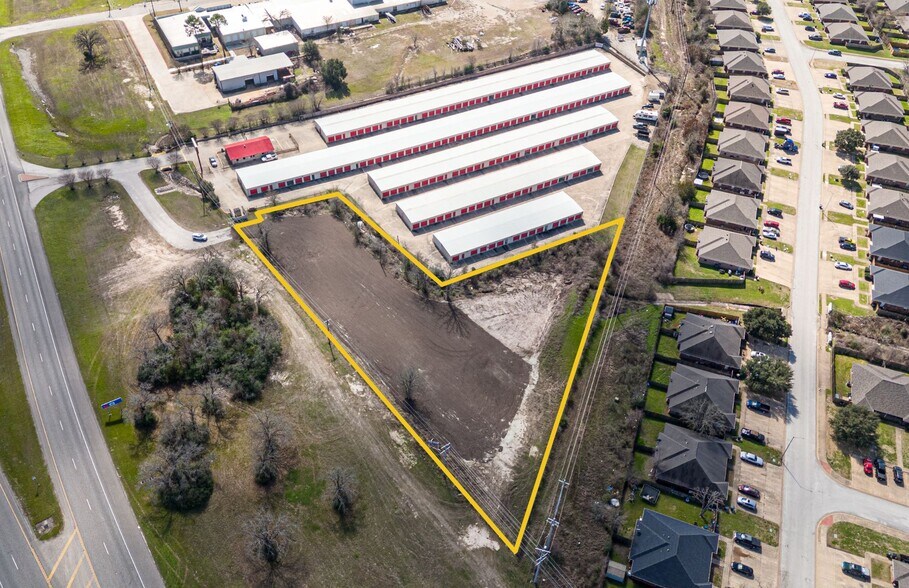 753 N Harvey Mitchell Pkwy, Bryan, TX à louer - Photo de l’immeuble – Image 2 sur 3