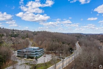 118 N Bedford Rd, Mount Kisco, NY à louer Aérien– Image 2 sur 7