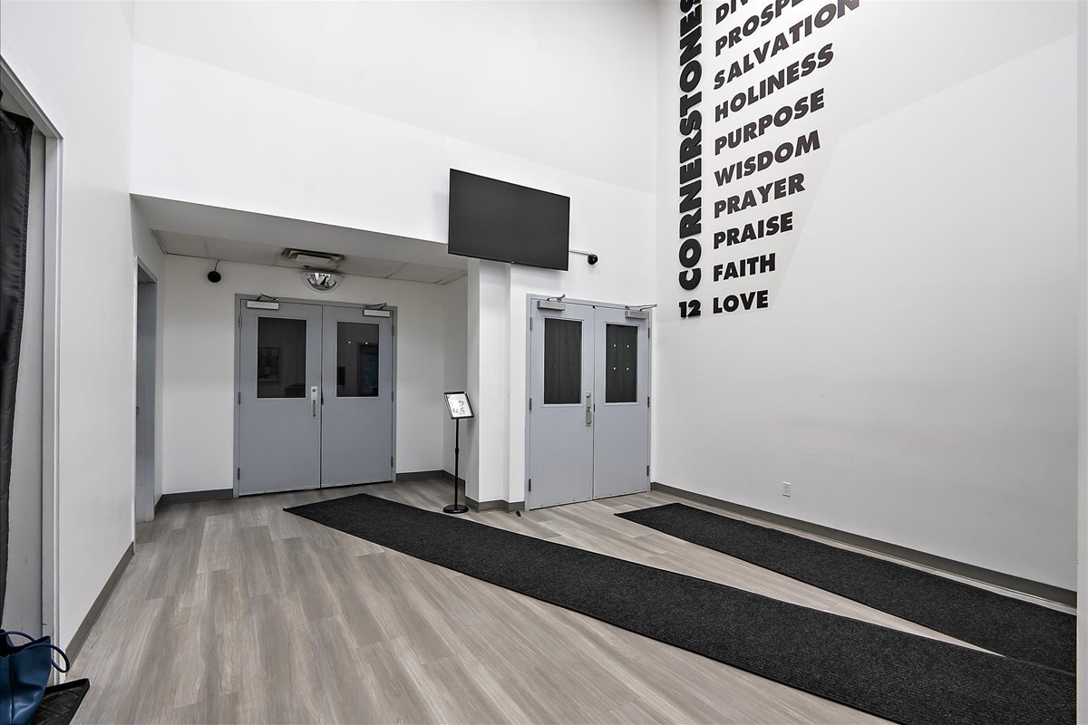 9241-9249 50th St NW, Edmonton, AB T6B 3B6 - Lot 9247-9249 -  - Photo intérieure - Image 1 of 18