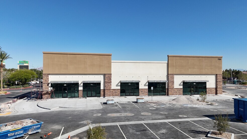 7325 Aliante Pky, North Las Vegas, NV à louer - Photo de l’immeuble – Image 2 sur 6