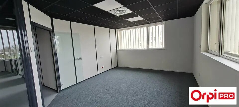 Bureau dans Plérin à louer - Photo de l’immeuble – Image 2 sur 10