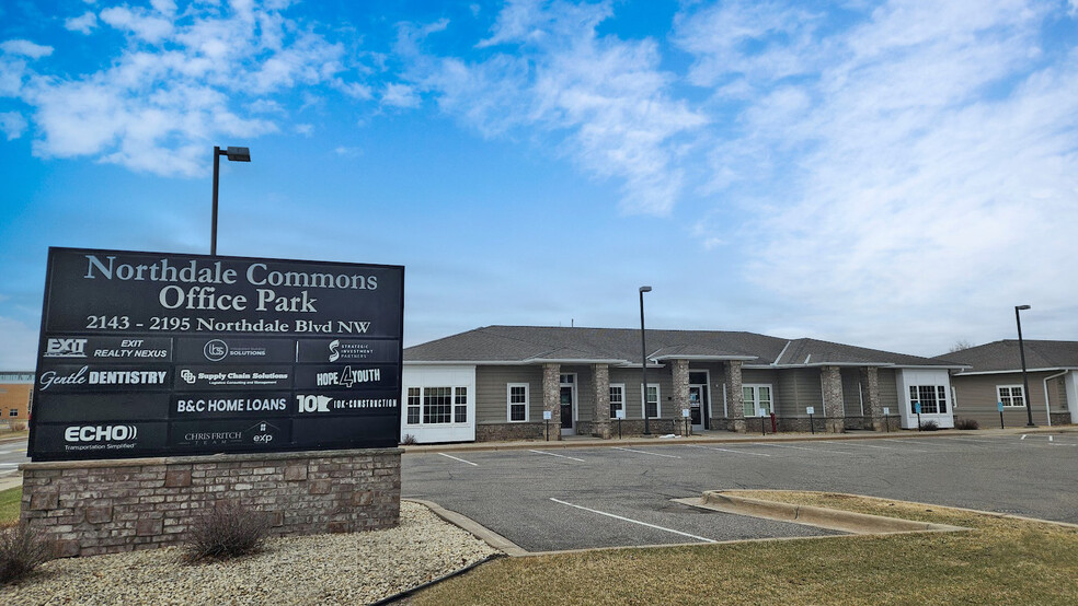 2143-2147 Northdale Blvd NW, Coon Rapids, MN à louer - Photo de l’immeuble – Image 1 sur 3