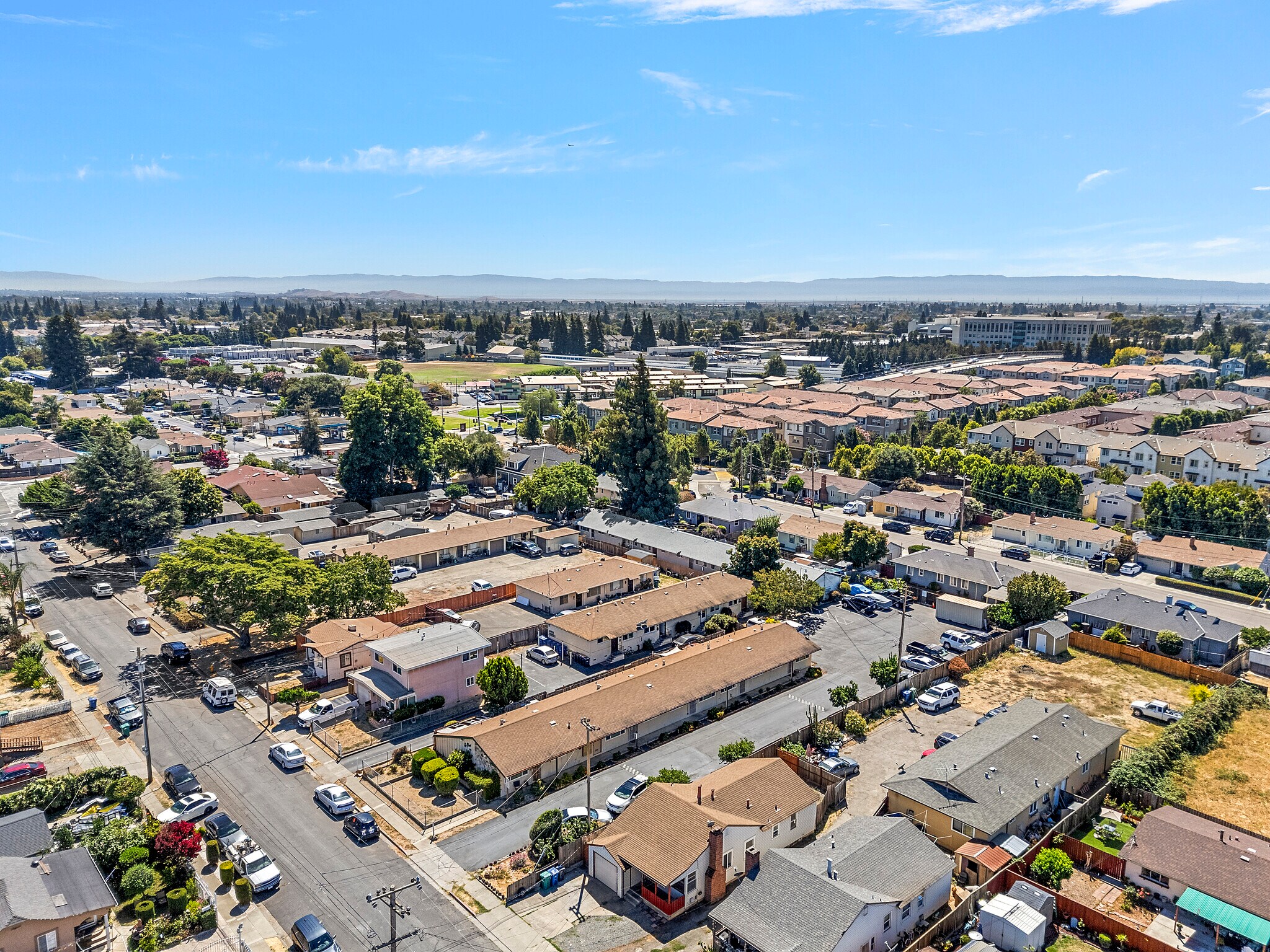 24039 Park St, Hayward, CA à vendre Photo de l’immeuble– Image 1 sur 5