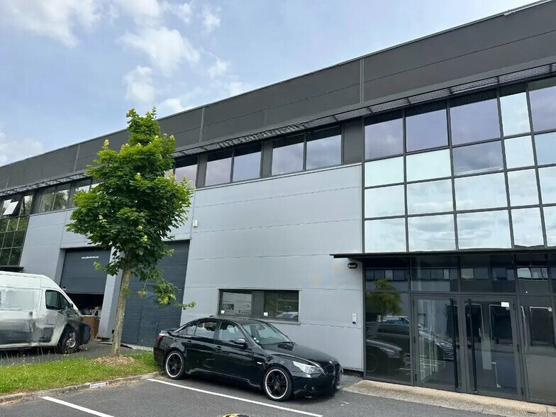 Local d'activités dans Montévrain à vendre - Photo de l’immeuble – Image 1 sur 5