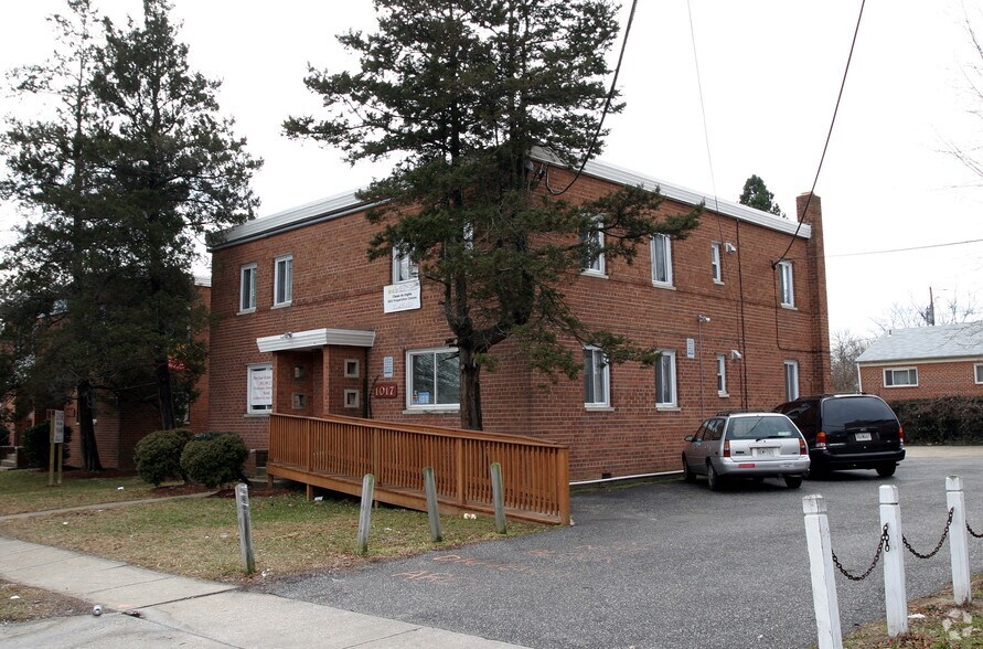 1017 University Blvd E, Silver Spring, MD à vendre - Photo de l’immeuble – Image 3 sur 18