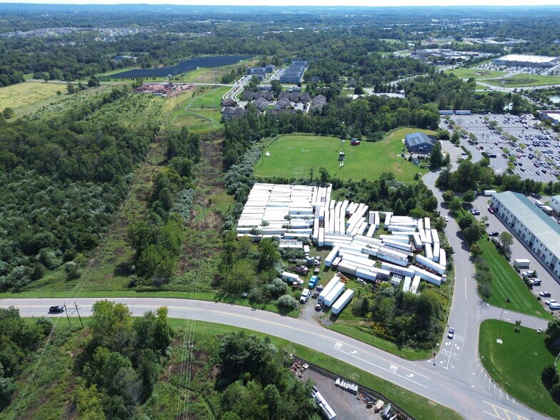 18 Minneakoning Rd, Flemington, NJ à louer - Photo de l’immeuble – Image 3 sur 7