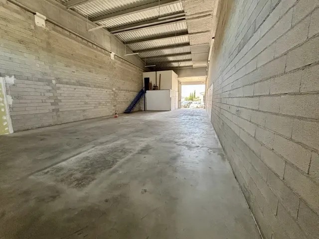 Local d’activités dans Brignoles à louer - Photo de l’immeuble – Image 2 sur 8