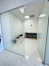 20200 W dixie Hwy, Aventura, FL à vendre Photo intérieure– Image 2 sur 5