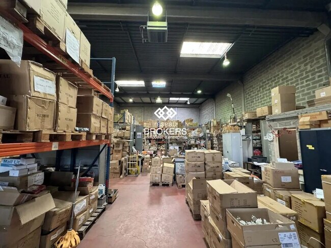 Plus de détails pour Industriel/Logistique à louer