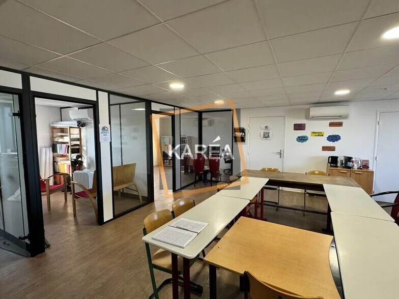 Bureau dans Mareuil-lès-Meaux à louer - Photo de l’immeuble – Image 1 sur 5