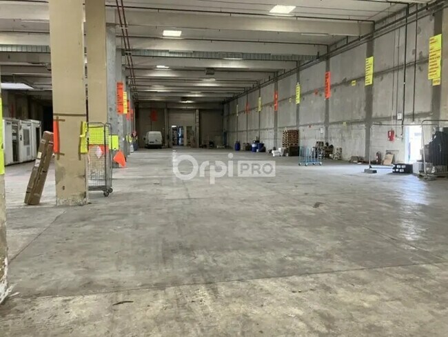 Plus de détails pour Industriel/Logistique à louer