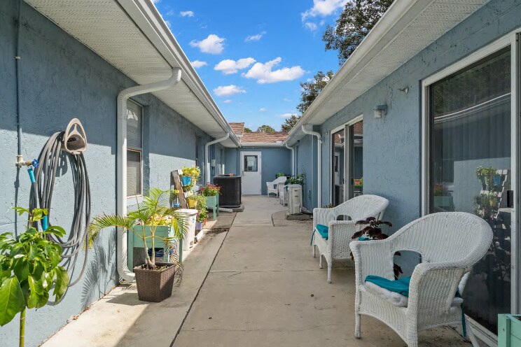 8207 Forest City Rd, Orlando, FL à vendre - Photo de l’immeuble – Image 2 sur 11