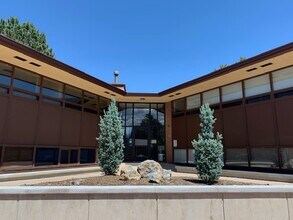 2500 N Circle Dr, Colorado Springs, CO à louer Photo de l’immeuble– Image 2 sur 10