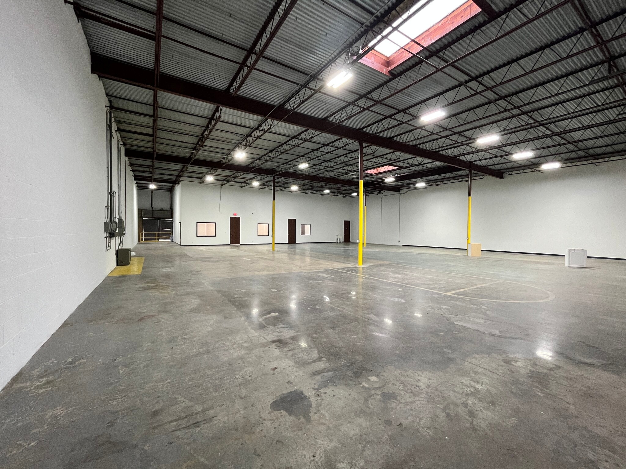 1416-1428 N Sam Houston Pky E, Houston, TX à louer Photo de l’immeuble– Image 1 sur 10