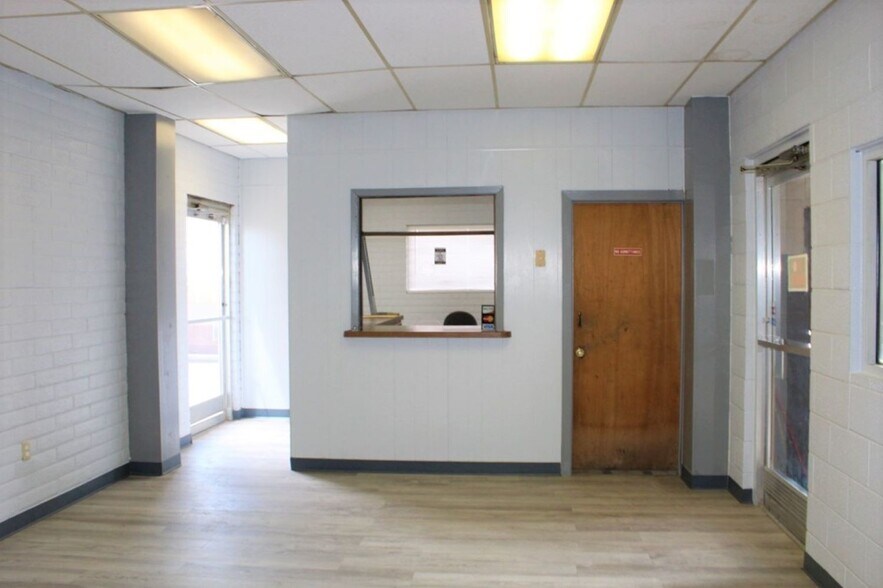 2401 W Hornbeck Blvd, Fort Stockton, TX à vendre - Photo de l’immeuble – Image 2 sur 31