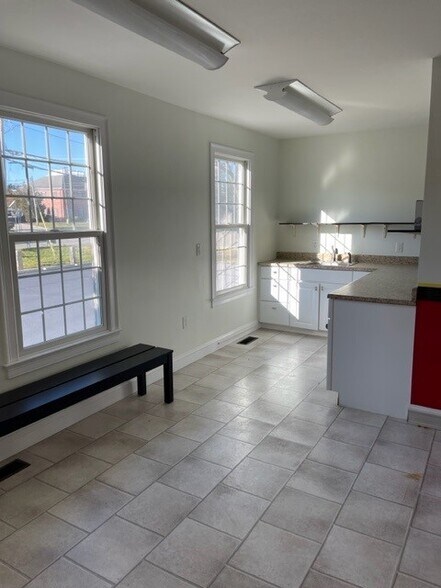 226 Chief Justice Cushing Hig Hwy, Cohasset, MA à louer - Photo de l’immeuble – Image 3 sur 10
