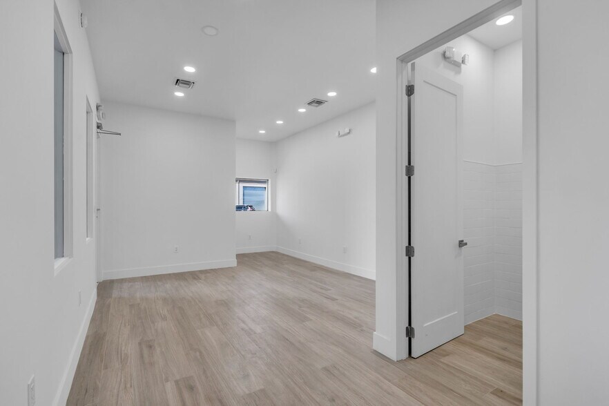 2605-2645 W 6th Ave, Hialeah, FL à louer - Photo de l’immeuble – Image 3 sur 19