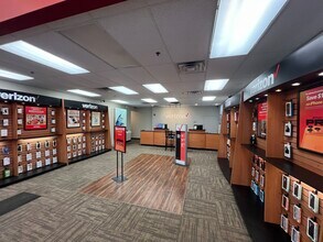 7126-7220 Fulton Dr, Canton, OH à louer Photo intérieure– Image 2 sur 6