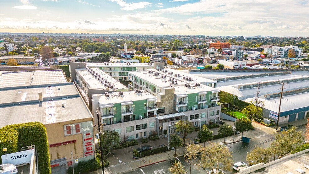 11500 Tennessee Ave, Los Angeles, CA à vendre - Photo de l’immeuble – Image 3 sur 3