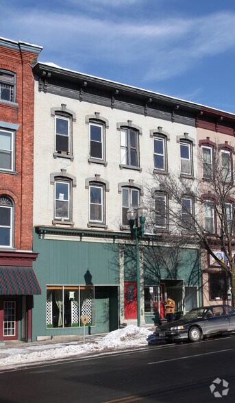 27 E Genesee St, Auburn, NY à louer - Photo de l’immeuble – Image 2 sur 9