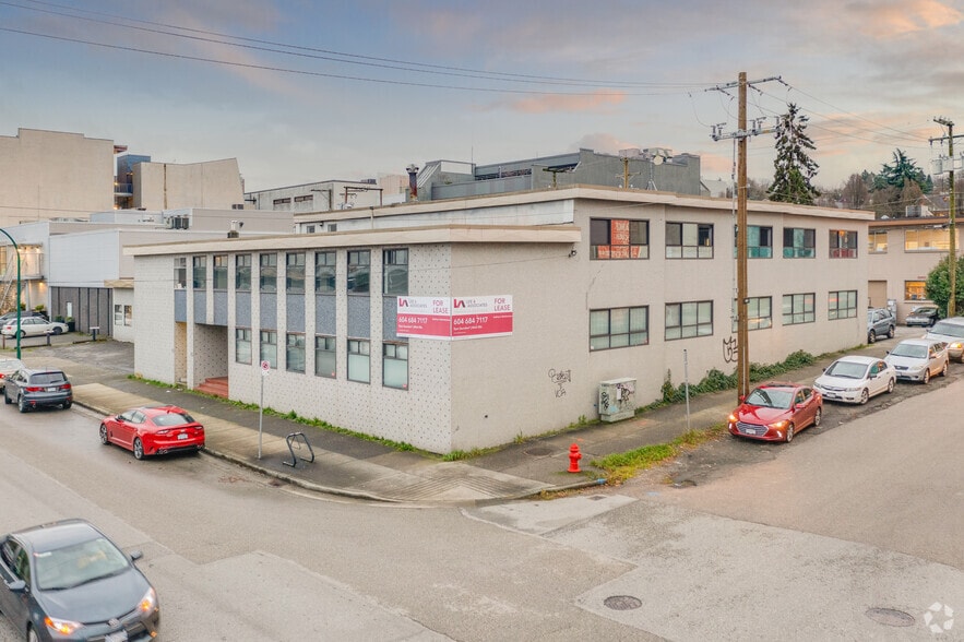 196 W 6th Av, Vancouver, BC à louer - Photo de l’immeuble – Image 1 sur 29