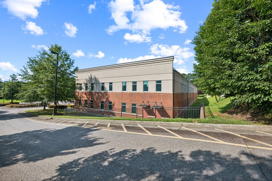 214 Capcom Ave, Wake Forest, NC à louer - Photo de l’immeuble – Image 3 sur 48