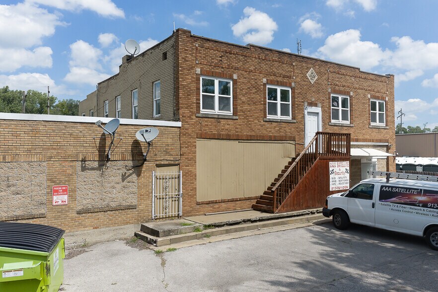 7164 Kaw Dr, Kansas City, KS à vendre - Photo de l’immeuble – Image 2 sur 24