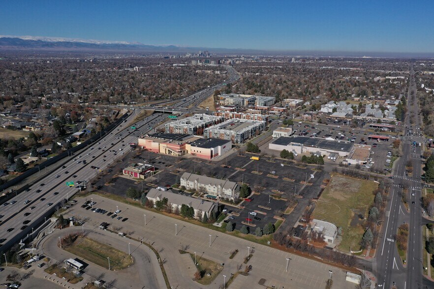 3635 S Monaco Pky, Denver, CO à vendre - Photo de l’immeuble – Image 3 sur 3