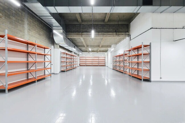 Plus de détails pour 152 Rue De Paris, Montreuil - Industriel/Logistique à louer