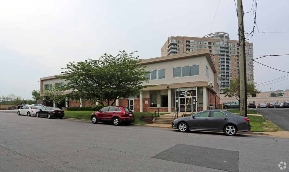 981 Rollins Ave, Rockville, MD à louer - Photo de l’immeuble – Image 1 sur 4