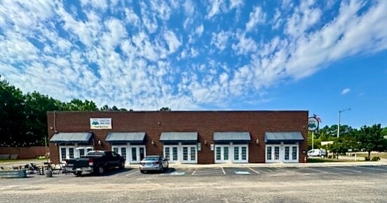 421 Chicago Dr, Fayetteville, NC à vendre Photo de l’immeuble– Image 1 sur 14