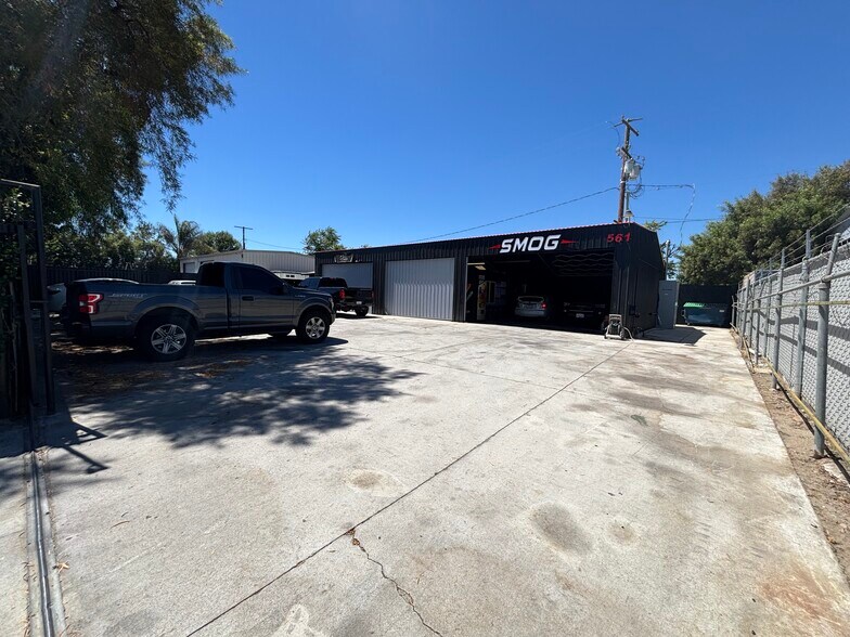 561 N Palm Ave, Hemet, CA à vendre - Photo de l’immeuble – Image 1 sur 11