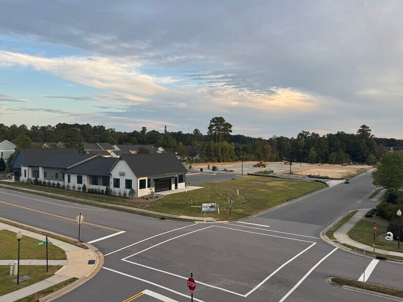 38100 Moring Dr, Chapel Hill, NC à louer - Photo de l’immeuble – Image 2 sur 16