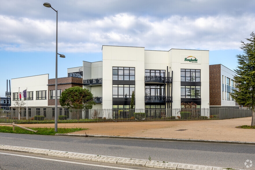 54 Rue Marcel Dassault, Genas à louer - Photo principale – Image 1 sur 3