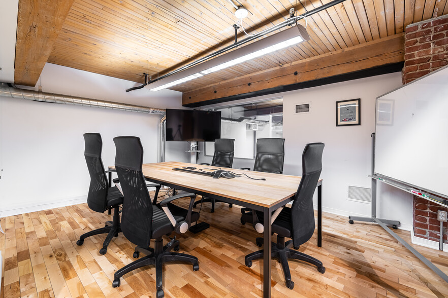 387 Rue Saint-Paul O, Montréal, QC à vendre - Photo intérieure – Image 1 sur 12