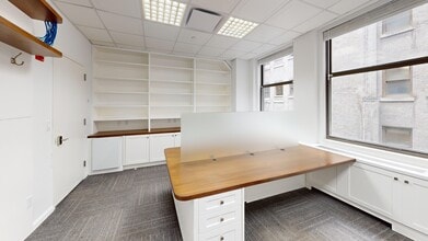 32 Broadway, New York, NY à louer Photo intérieure– Image 2 sur 3