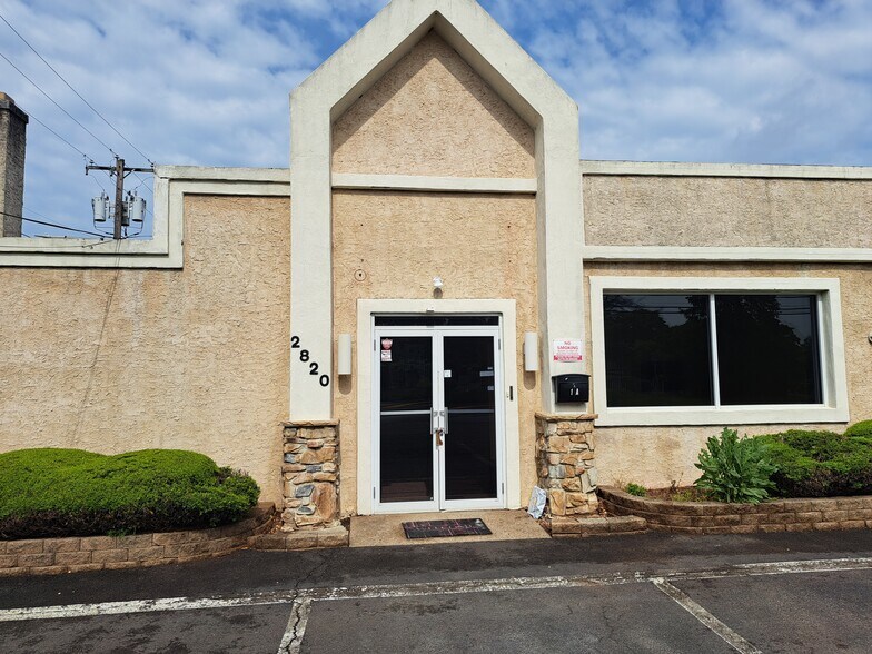 2820 Old Lincoln Hwy, Trevose, PA à vendre - Photo principale – Image 1 sur 27