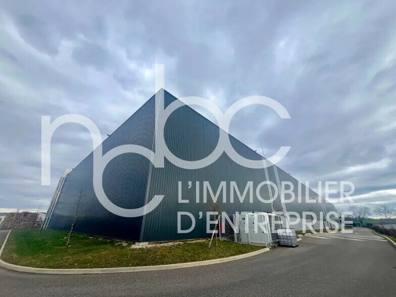 Local d’activités dans Corbas à louer - Photo de l’immeuble – Image 3 sur 8