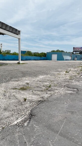 2051 Griffin Rd, Fort Lauderdale, FL à louer - Vidéo sur l’annonce professionnelle – Image 2 sur 18