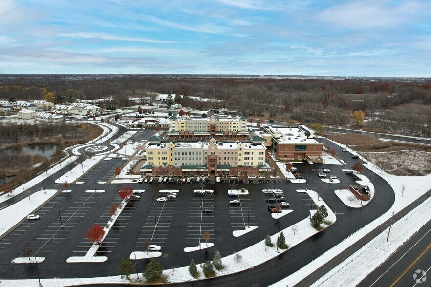 400 Park Point Dr, Rochester, NY à louer - Photo de l’immeuble – Image 3 sur 4