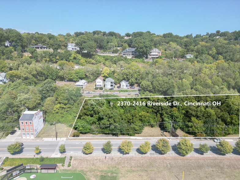 2416 Riverside Dr, Cincinnati, OH à vendre - Photo de l’immeuble – Image 2 sur 6