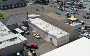 1404 Randall Ave, Levittown, PA à louer Photo de l’immeuble– Image 2 sur 5
