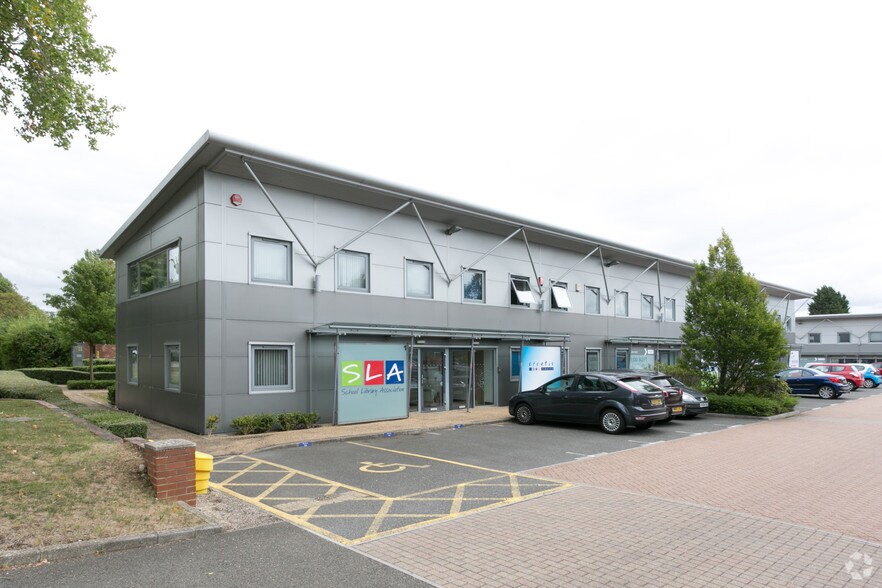 Pine Ct, Swindon à vendre - Photo de l’immeuble – Image 3 sur 6